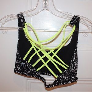 LULULEMON: free to be bra light support